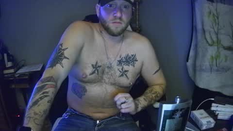 Snapshot of livingpuddle chatting on 11.22.25 livingpuddle online show from 11.22.25