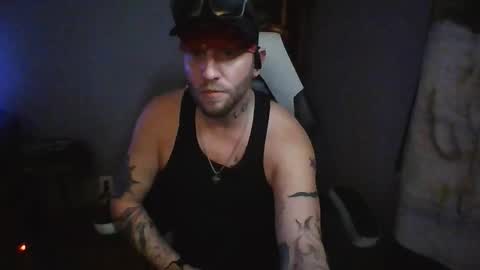 Snapshot of livingpuddle chatting on 12.21.25 livingpuddle online show from 12.21.25