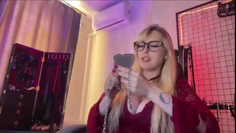 Snapshot of liya_ray chatting on 05.28.26 Liya Ray online show from 05.28.26