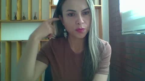 liz_28 online show from 09.08.25