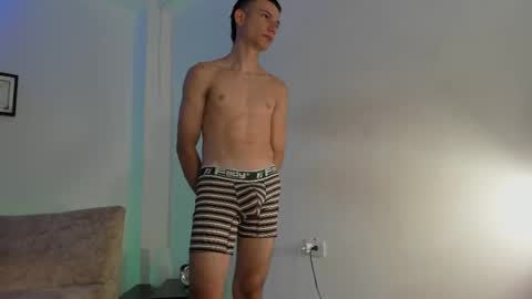 Snapshot of liza_starts chatting on 09.28.25 liza_starts online show from 09.28.25
