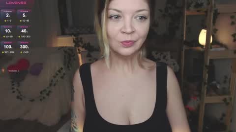 Snapshot of liza_wet chatting on 12.10.24 Liza Wet online show from 12.10.24