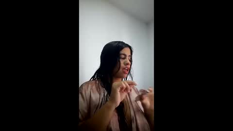 Snapshot of lizathomson_ chatting on 05.21.26 liza online show from 05.21.26