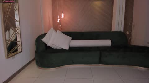 Lizzi  online show from 09.08.25