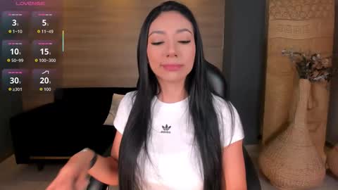 Lizzi  online show from 10.29.25