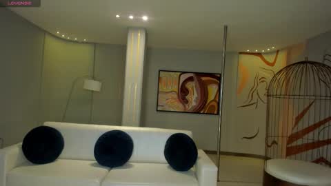 Lizzi  online show from 11.12.25