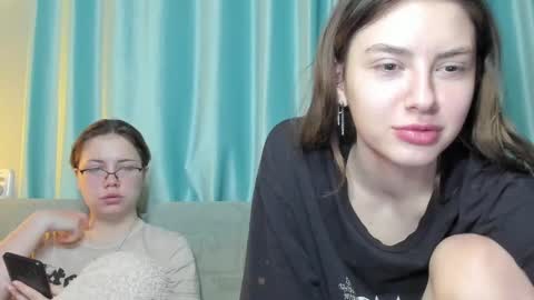 lizzi_muur online show from 12.24.24