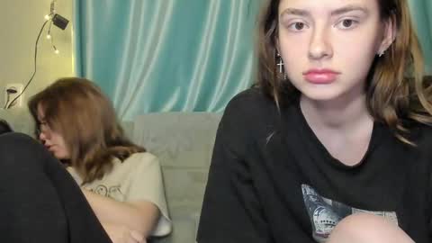 lizzi_muur online show from 12.27.24