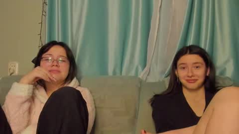 lizzi_muur online show from 01.22.25