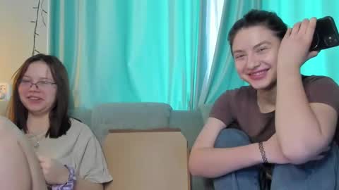 lizzi_muur online show from 01.29.25