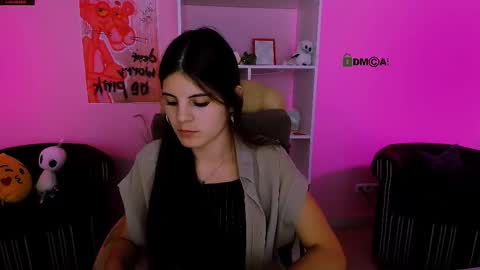 Snapshot of lizzie_boom chatting on 09.18.25 lizzie_boom online show from 09.18.25