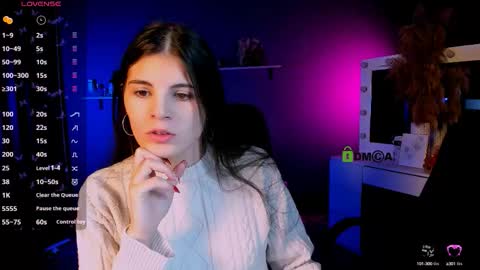 Snapshot of lizzie_boom chatting on 10.04.25 lizzie_boom online show from 10.04.25