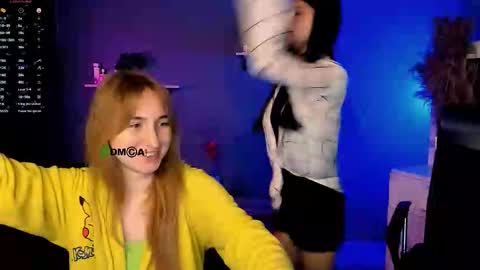 Snapshot of lizzie_boom chatting on 10.17.25 lizzie_boom online show from 10.17.25