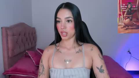 Snapshot of lizzie_corner chatting on 06.17.26 Lizzie online show from 06.17.26