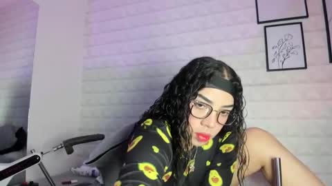 Snapshot of lizzie_evans chatting on 05.20.26 Lizzie online show from 05.20.26