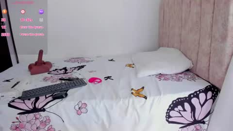 Snapshot of lizziemontana2 chatting on 07.01.26 online show from 07.01.26
