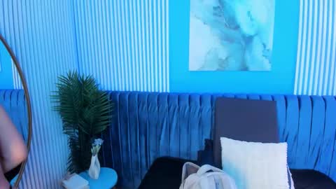 Lizzie Evan online show from 10.10.25