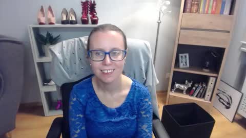 Lizzy online show from 10.23.25