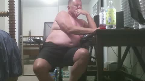 Snapshot of lkn4hairy chatting on 04.04.26 Lkn4hairy online show from 04.04.26