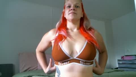 Snapshot of llilacblu chatting on 05.28.26 Lillac online show from 05.28.26