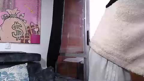 lobocruzlatino online show from 02.04.25