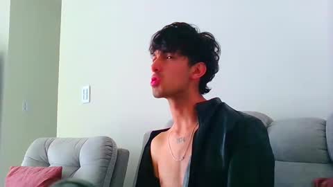 Snapshot of logaan_grey chatting on 01.05.25 logaan_grey online show from 01.05.25