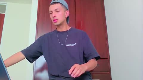 Snapshot of logaan_grey chatting on 11.03.25 logaan_grey online show from 11.03.25