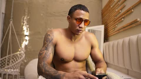 logan_varela online show from 04.04.26