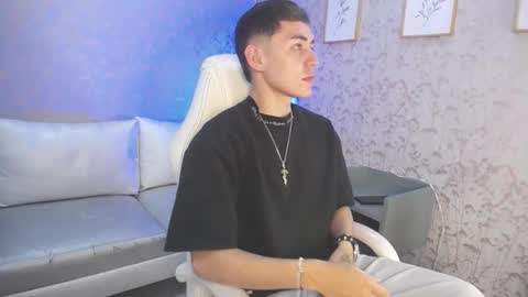 Loganfoster  online show from 01.05.26