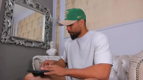 U can call me Logan online show from 10.08.25