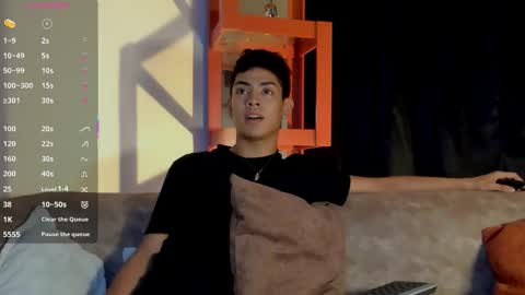 Snapshot of logantwink18 chatting on 02.06.26 logantwink18 online show from 02.06.26