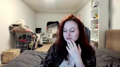 Snapshot of loiselovetto chatting on 06.20.26 loiselovetto online show from 06.20.26