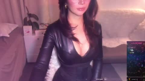 Snapshot of loisewilliams chatting on 07.12.26 Mistress L online show from 07.12.26