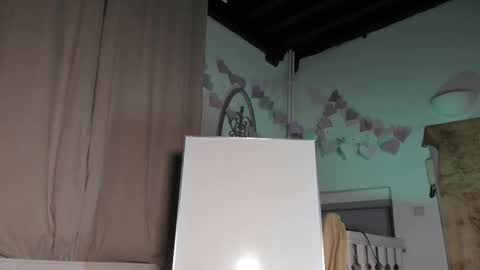 lola_belgium online show from 02.19.25