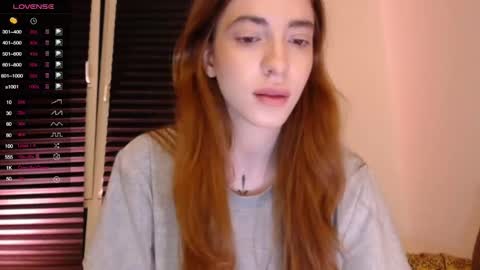 Snapshot of lola_dinky chatting on 10.10.25 Lola online show from 10.10.25