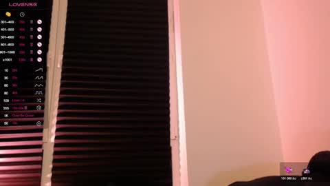 Snapshot of lola_dinky chatting on 11.01.25 Lola online show from 11.01.25