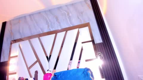 Lola online show from 09.10.25