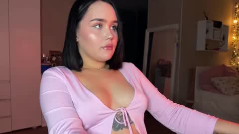 Snapshot of lola_razee chatting on 06.11.26 lola_razee online show from 06.11.26