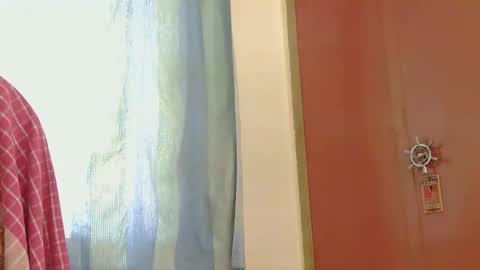 Snapshot of lolaa_darling chatting on 11.23.25 lolaa online show from 11.23.25