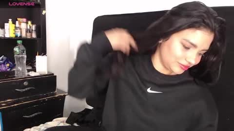 Snapshot of lolaa_staars chatting on 01.10.25 lolaa_staars online show from 01.10.25