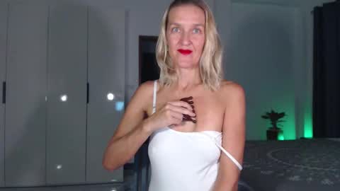 Snapshot of lolaaelita chatting on 02.02.26 Lola online show from 02.02.26