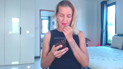 Lola online show from 04.01.26