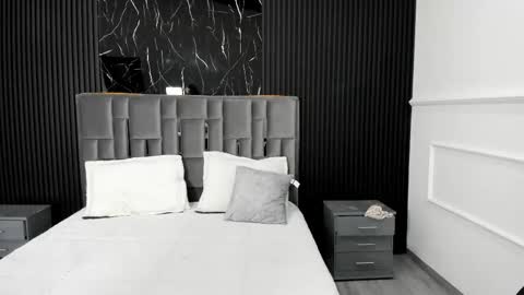 Lola Angel online show from 11.29.25