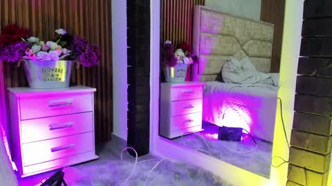 Lola Angel online show from 04.02.26