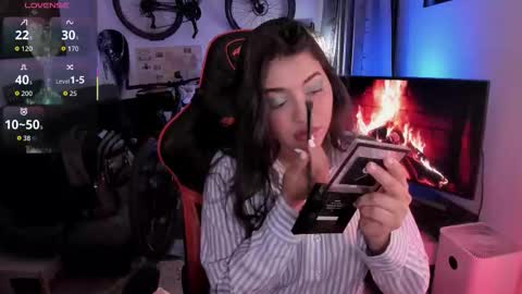 Snapshot of lolaasmith_21 chatting on 02.14.26 lolaasmith_21 online show from 02.14.26