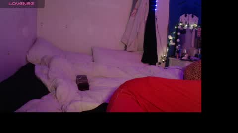 Snapshot of lolabunzz chatting on 04.16.26 Your only Peach online show from 04.16.26