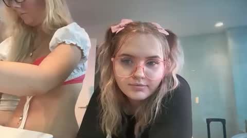 lolafae12 online show from 03.12.26