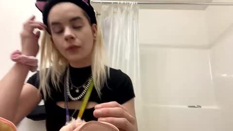 Snapshot of lolalixx6969 chatting on 01.12.25 Lola Lixx online show from 01.12.25