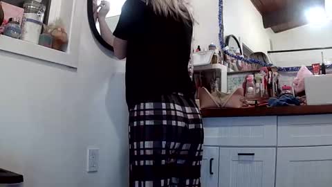 Lola Lixx online show from 01.19.26