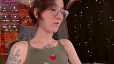 Snapshot of lolami_ chatting on 06.04.26 lolami_ online show from 06.04.26